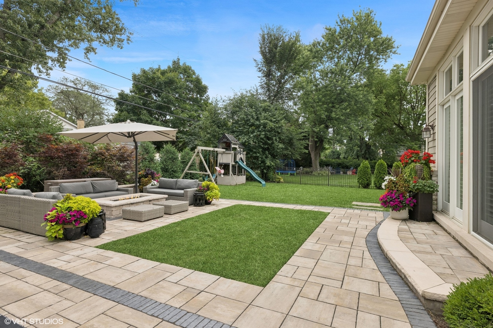 907 S Vail Avenue, Arlington Heights, IL 60005