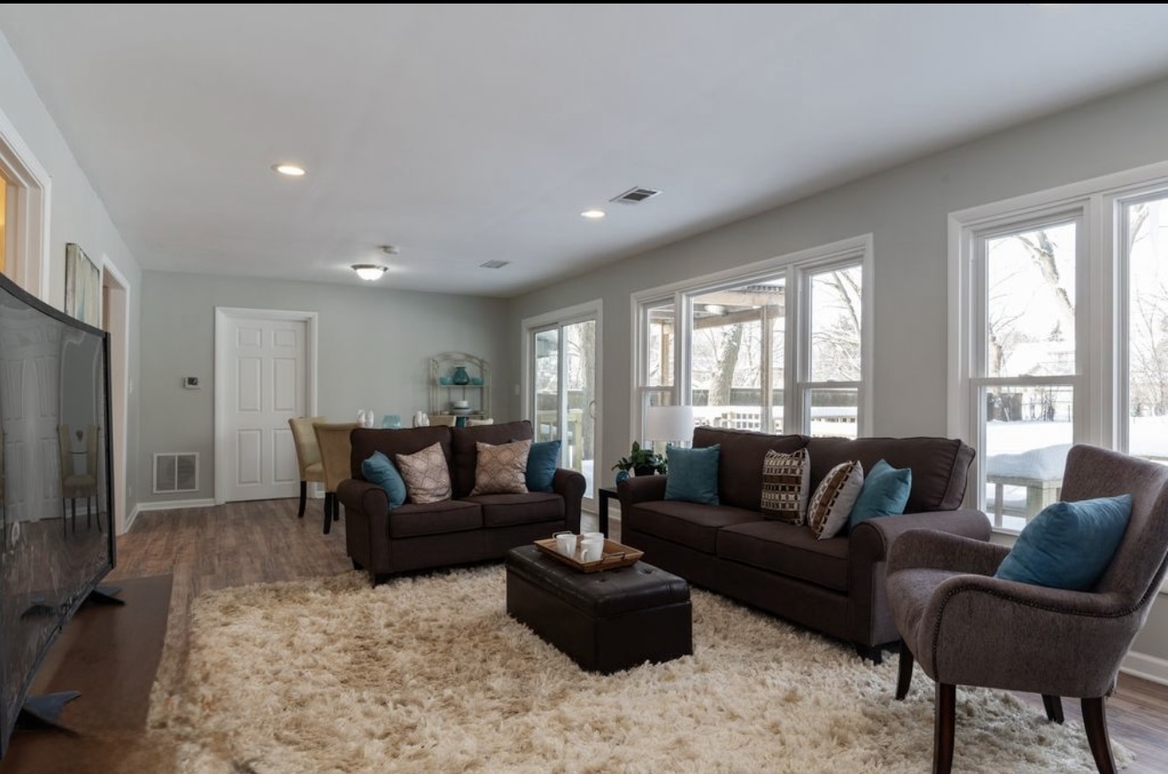 684 Pfingsten Road, Northbrook, IL 60062
