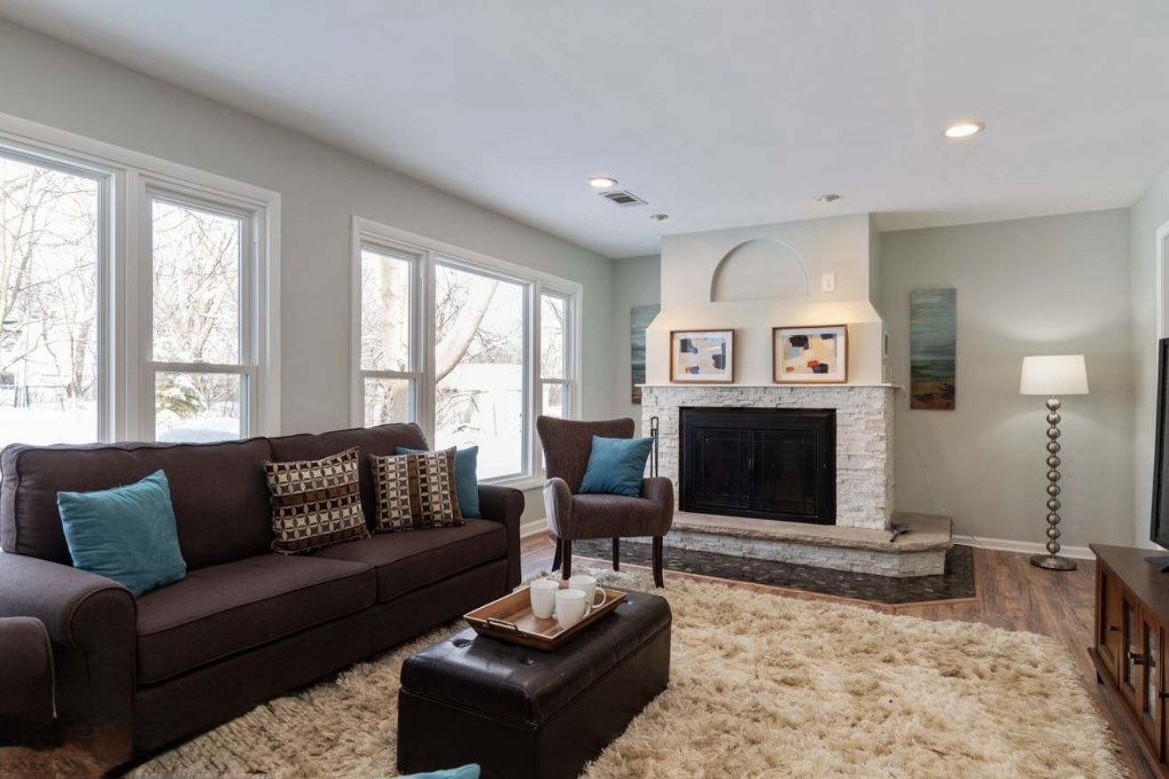 684 Pfingsten Road, Northbrook, IL 60062