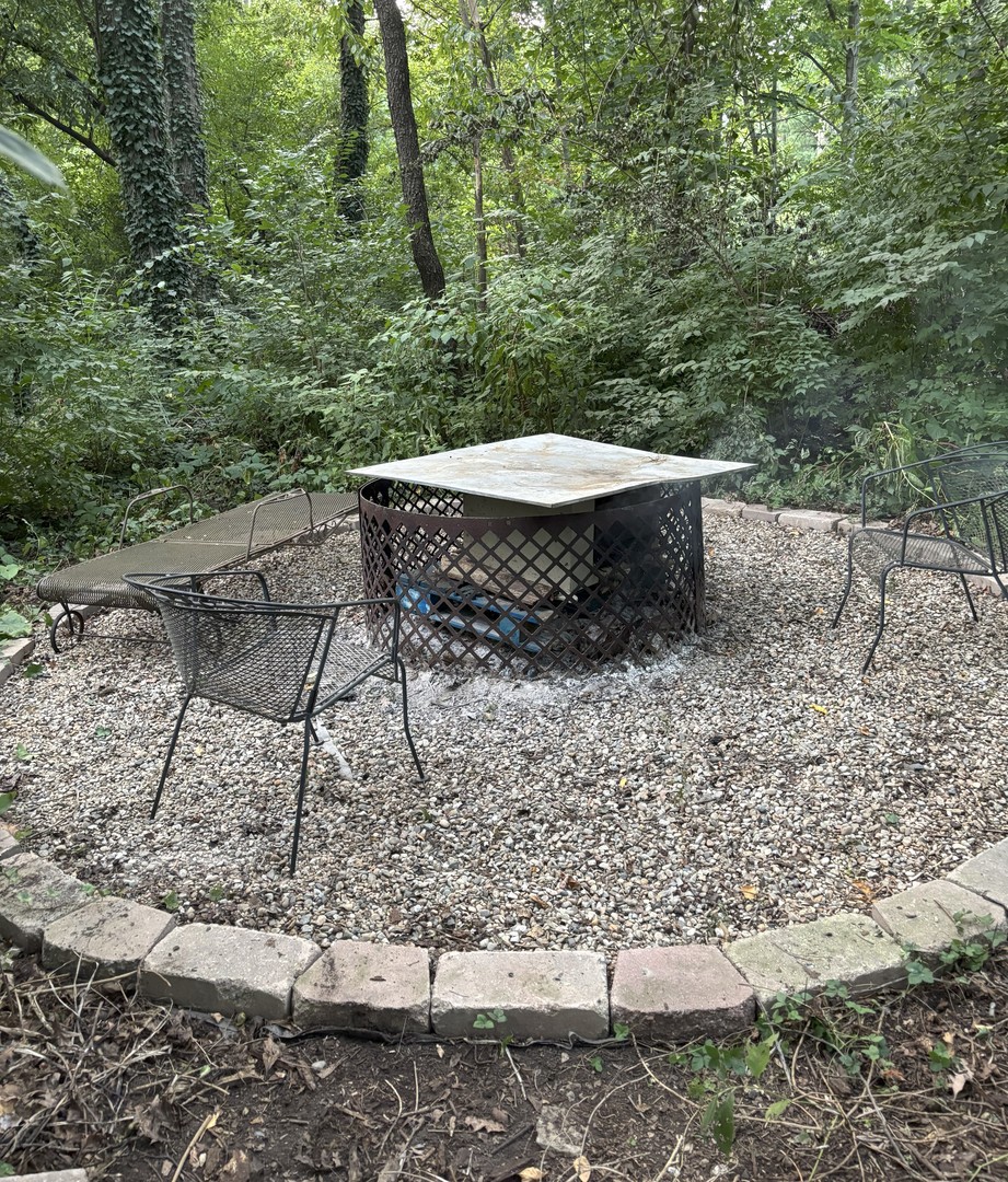 29W101 Morris Court, Warrenville, IL 60555