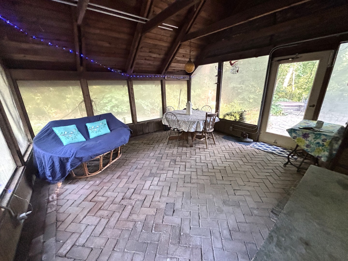 29W101 Morris Court, Warrenville, IL 60555