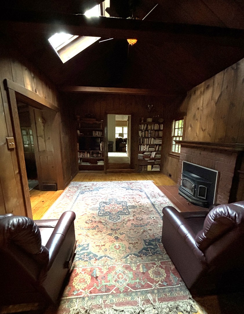 29W101 Morris Court, Warrenville, IL 60555