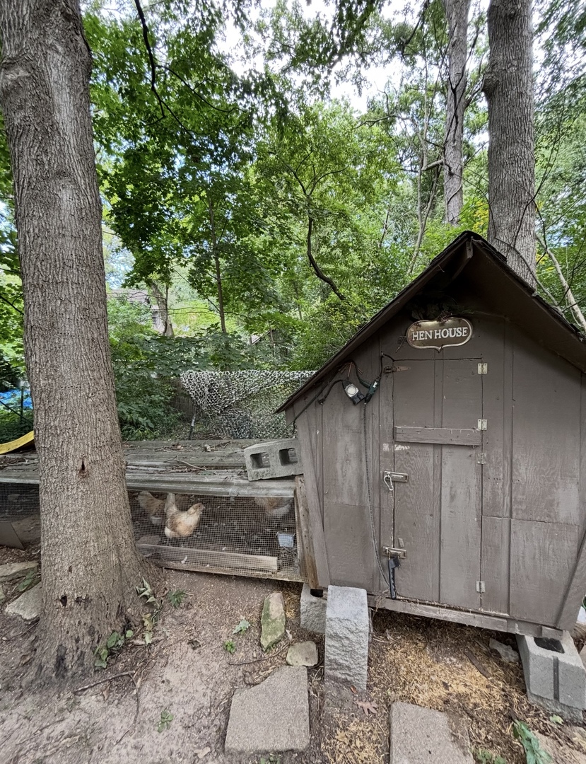 29W101 Morris Court, Warrenville, IL 60555