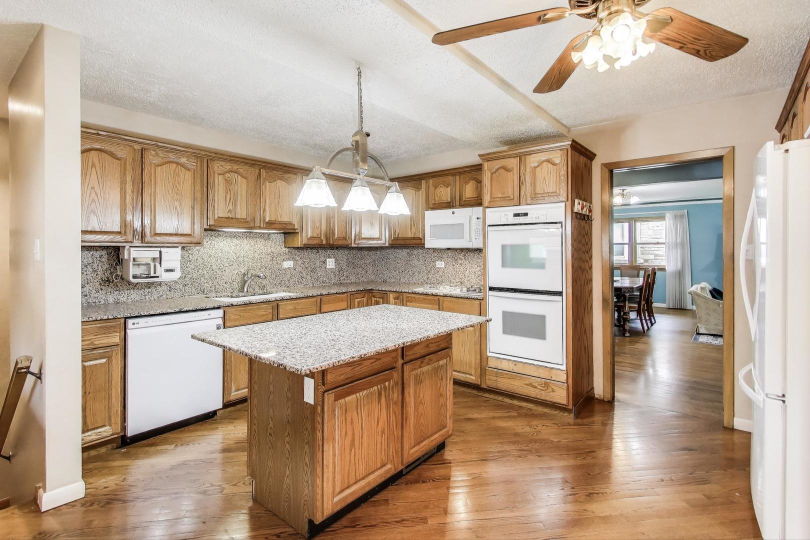 9350 S Hoyne Avenue, Chicago, IL 60643