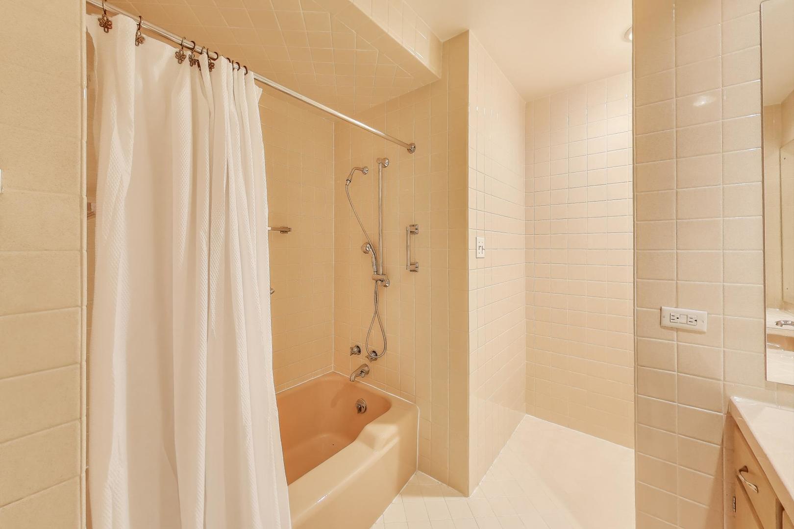 9350 S Hoyne Avenue, Chicago, IL 60643