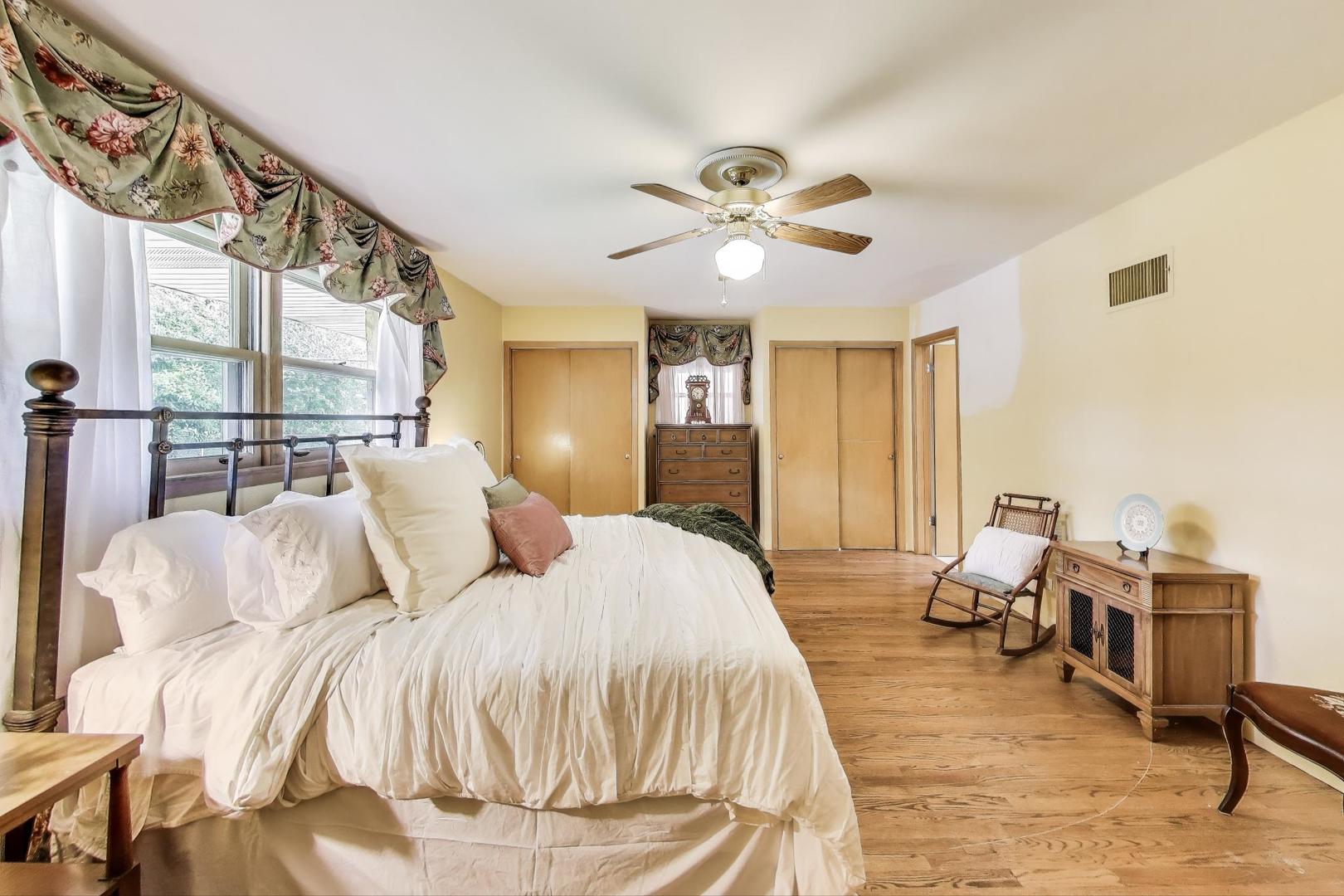 9350 S Hoyne Avenue, Chicago, IL 60643