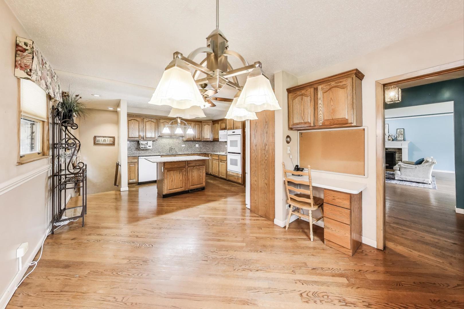 9350 S Hoyne Avenue, Chicago, IL 60643