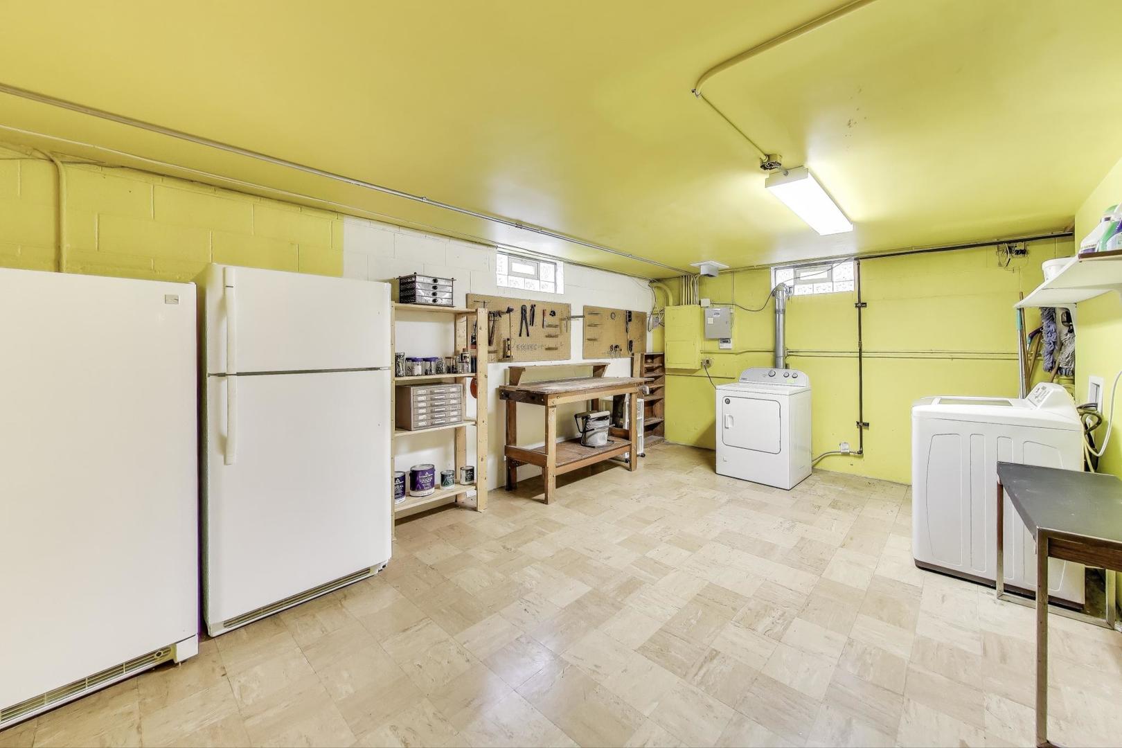 9350 S Hoyne Avenue, Chicago, IL 60643