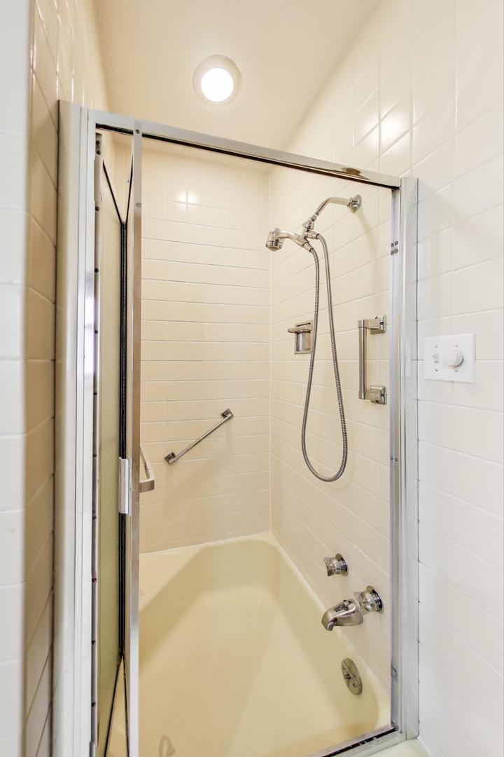 9350 S Hoyne Avenue, Chicago, IL 60643