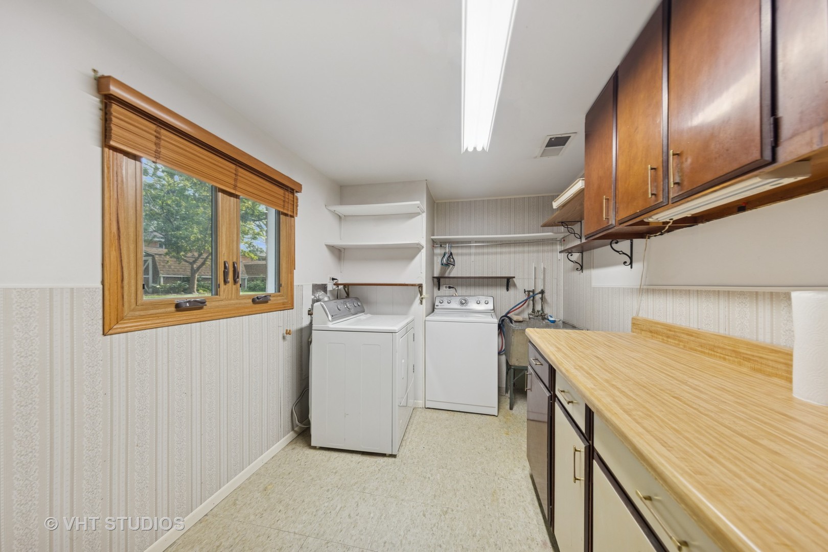 6501 Forestview Drive, Oak Forest, IL 60452