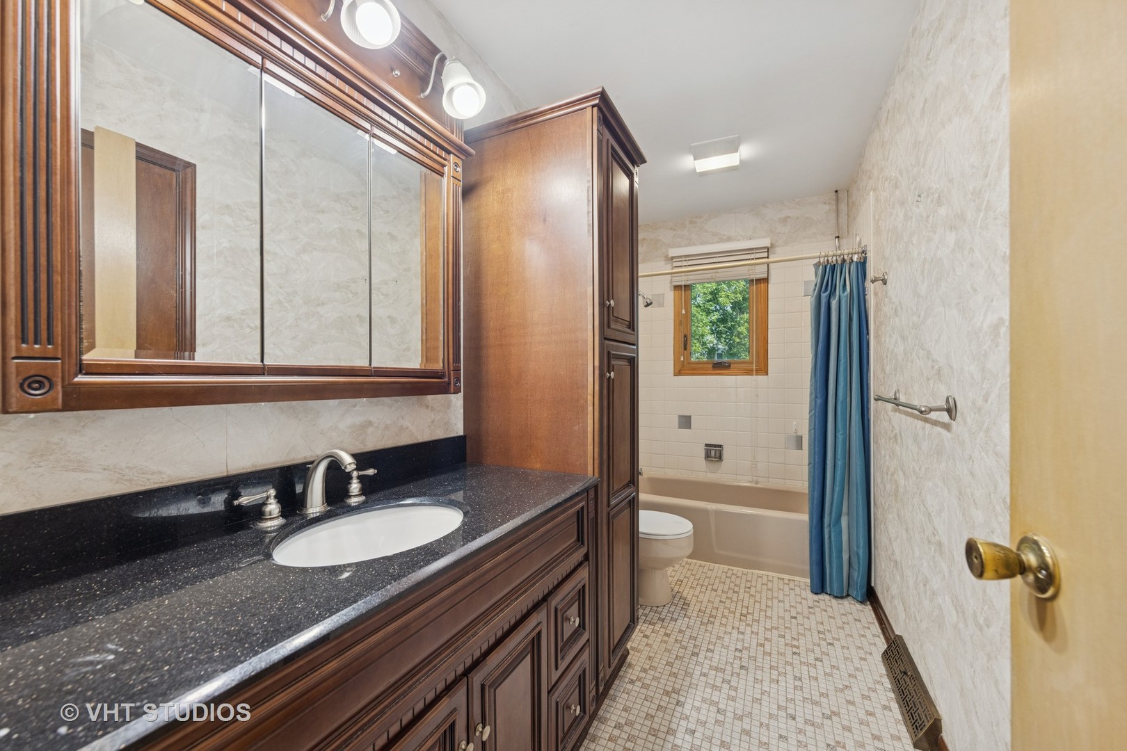 6501 Forestview Drive, Oak Forest, IL 60452
