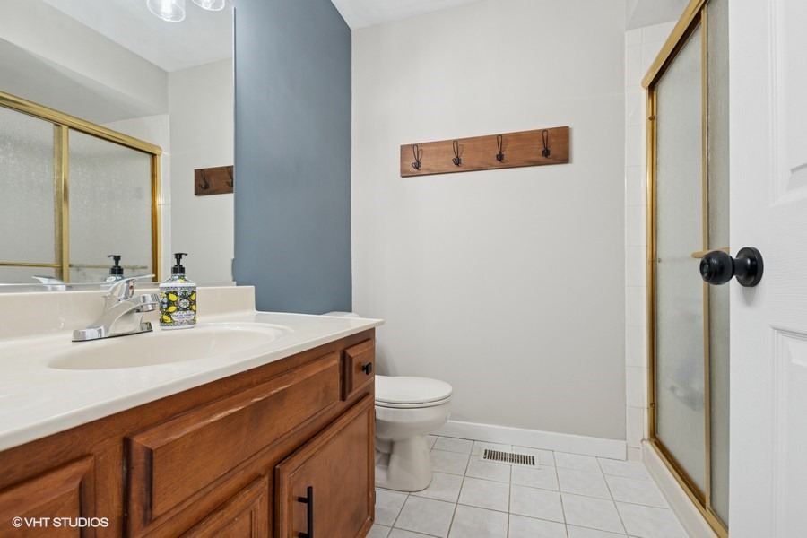 132 S Vincent Drive, Bolingbrook, IL 60490
