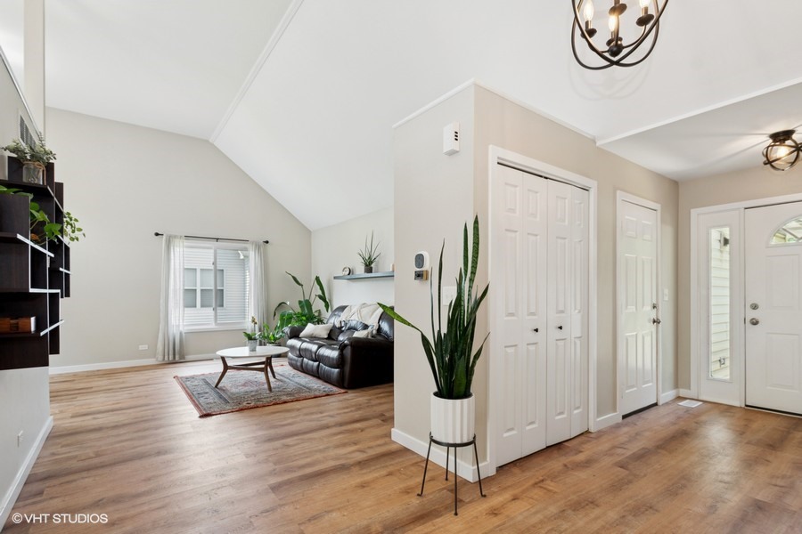 132 S Vincent Drive, Bolingbrook, IL 60490