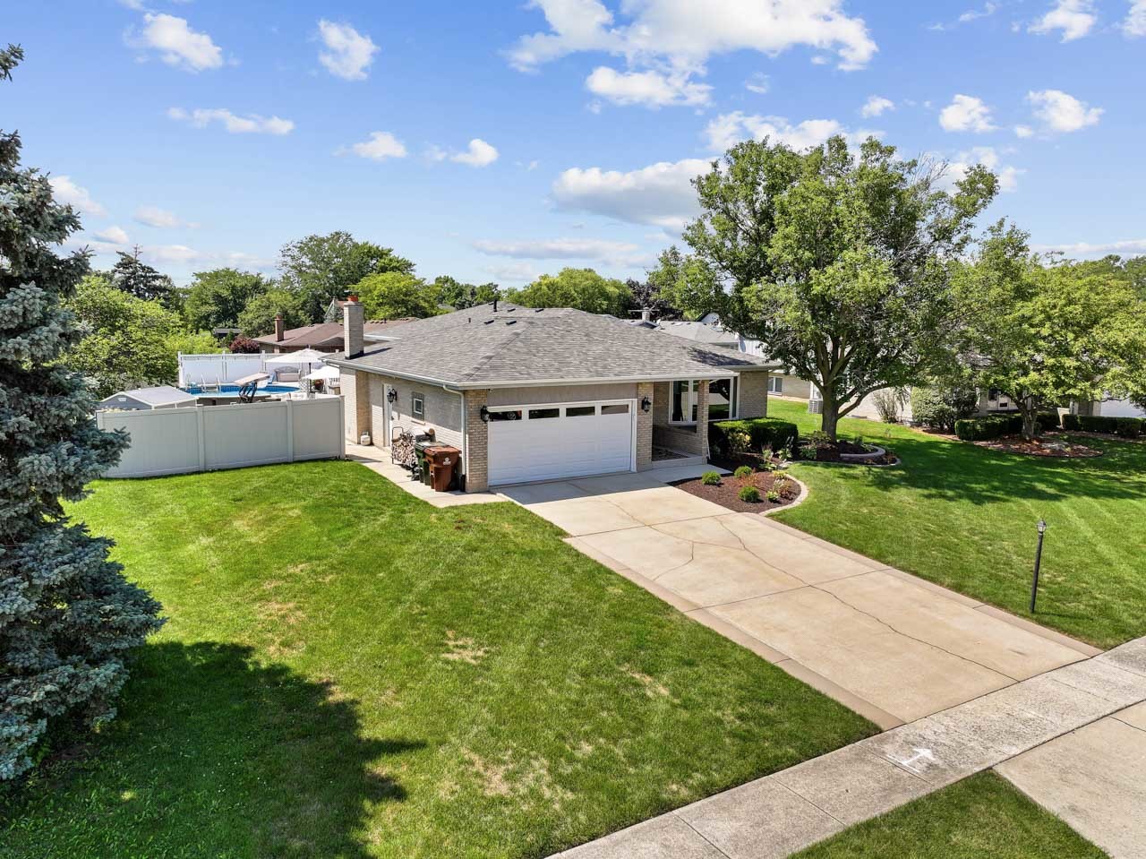 20526 S Grand Prairie Lane, Frankfort, IL 60423