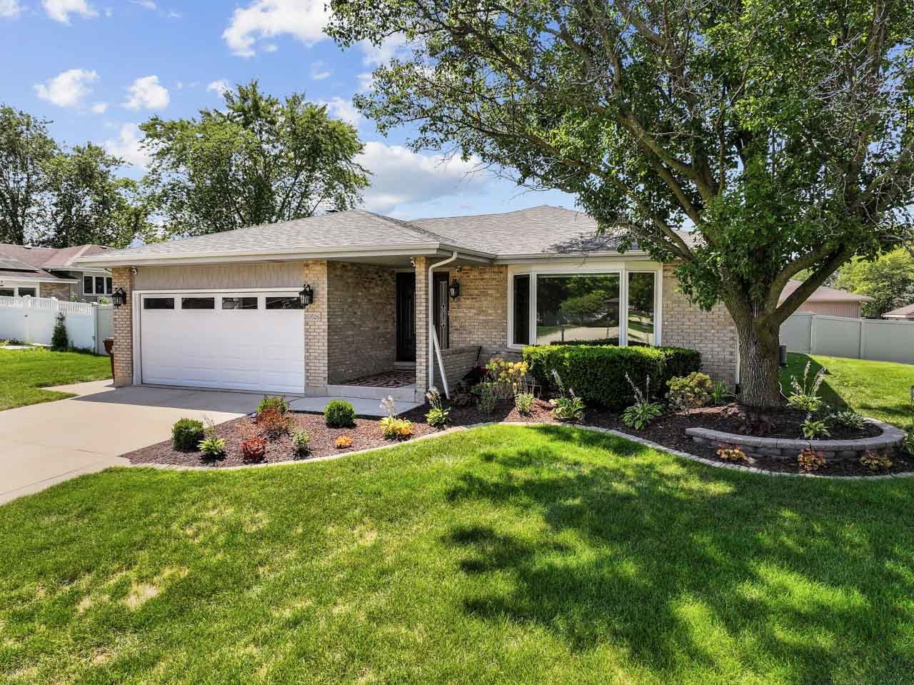 20526 S Grand Prairie Lane, Frankfort, IL 60423