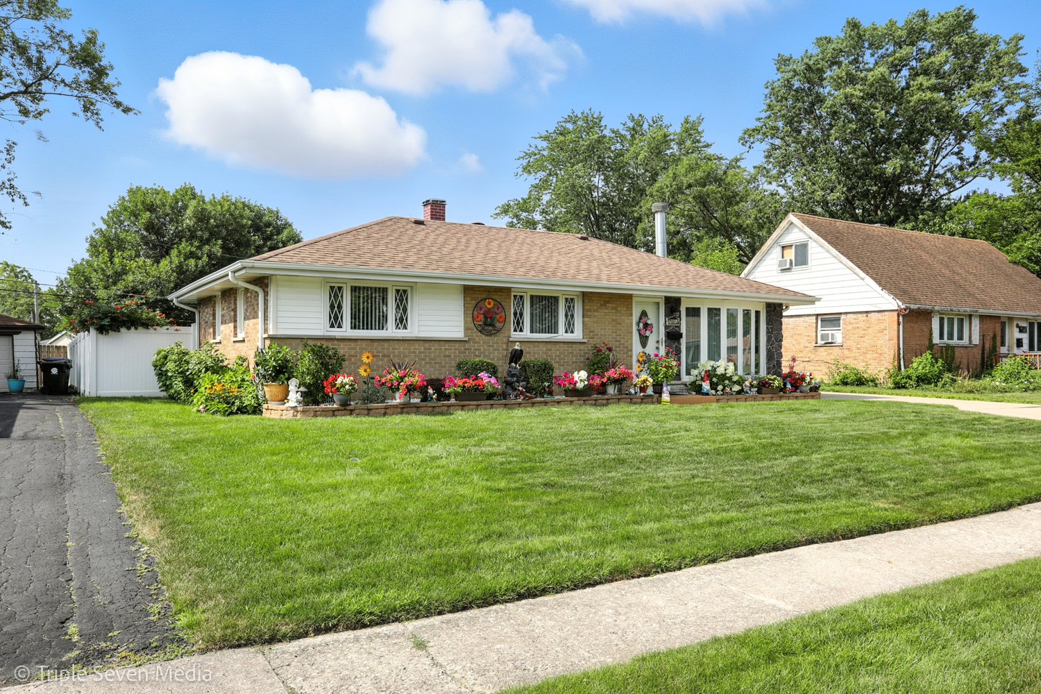 7013 Saratoga Drive, Bridgeview, IL 60455