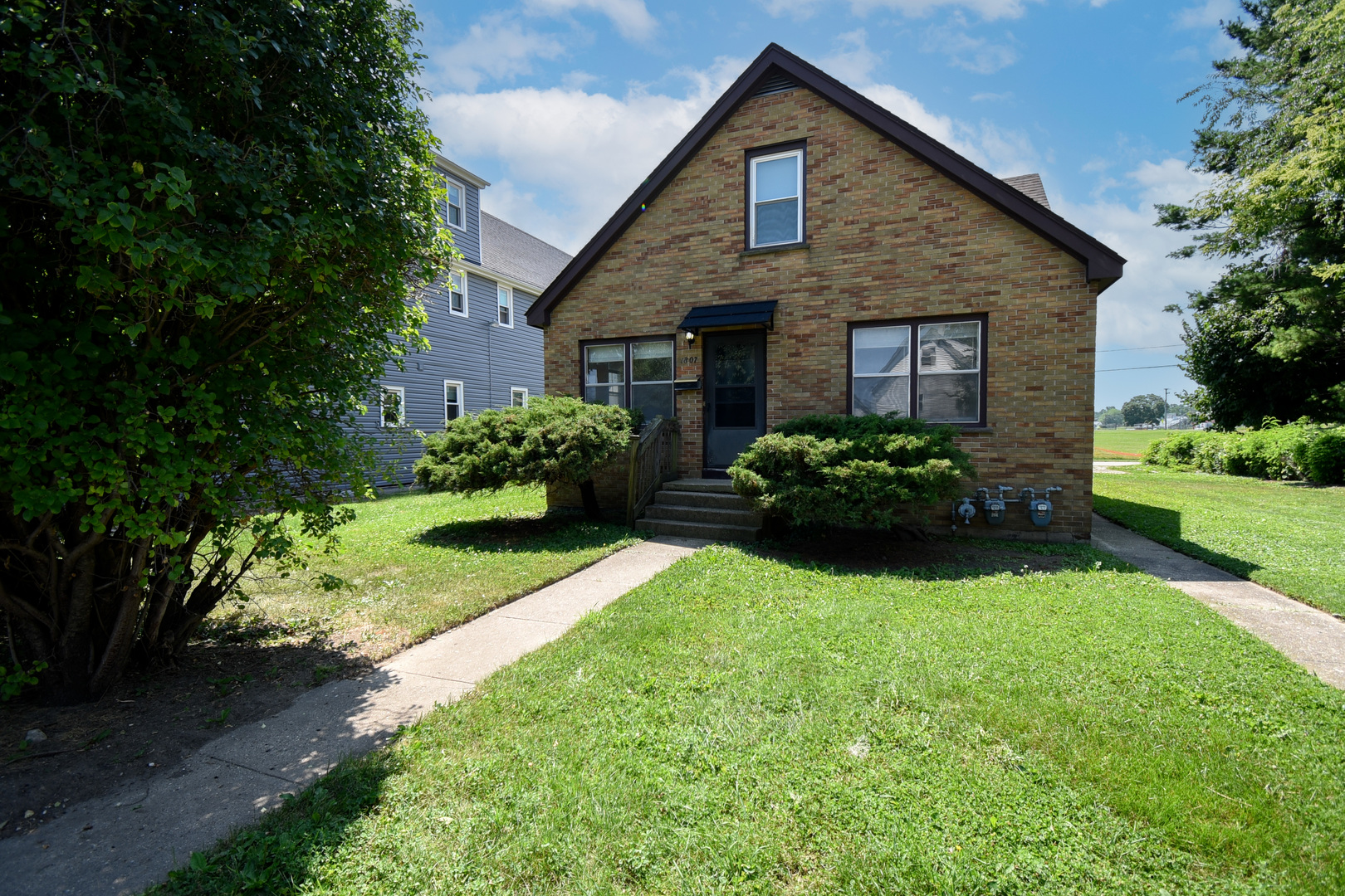 1807 16th Street, North Chicago, IL 60064