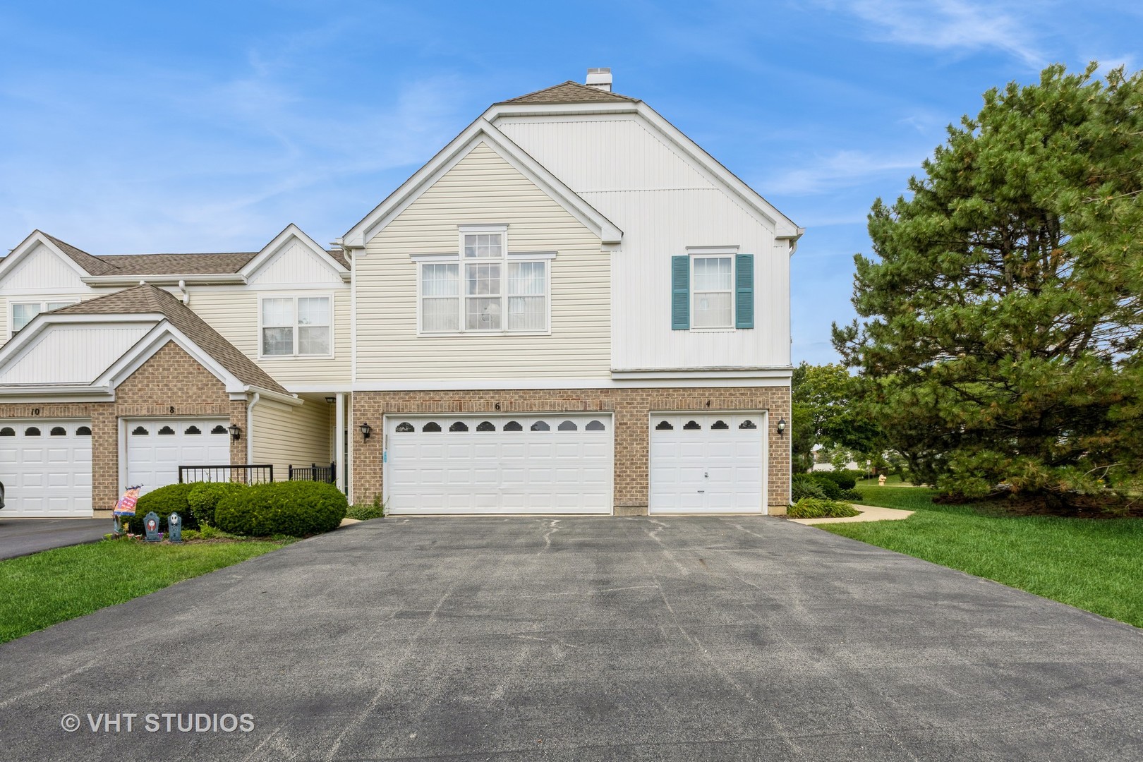 4 Arboretum Drive, Lombard, IL 60148