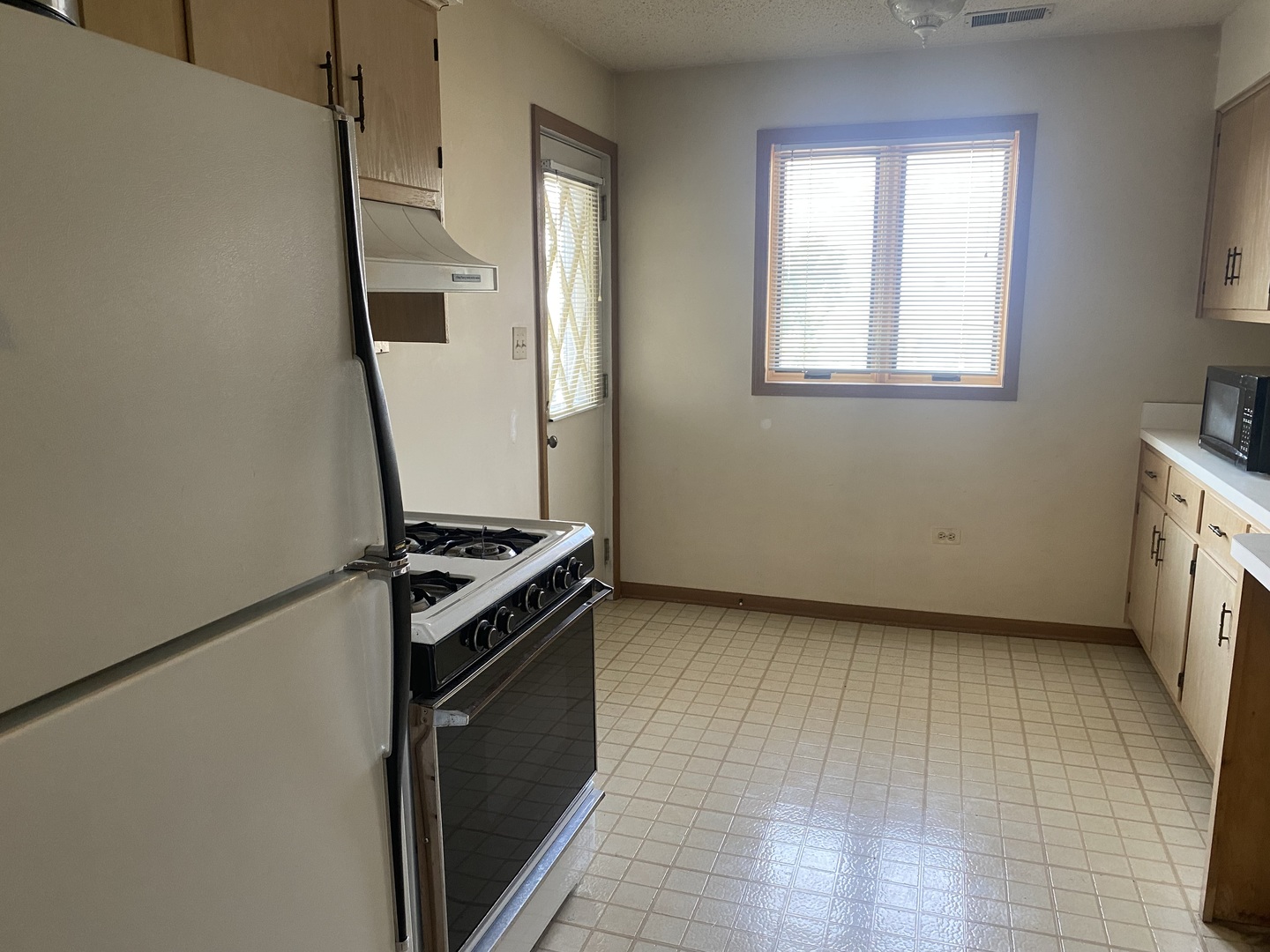 10516 Ridge Cove Drive #36C, Chicago Ridge, IL 60415