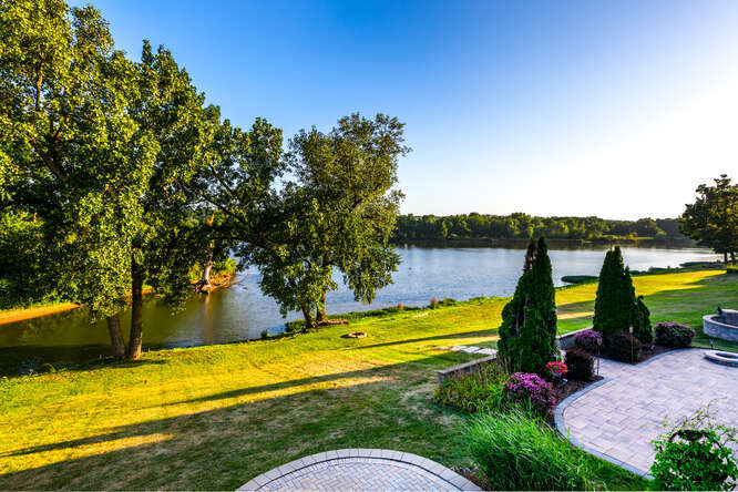9 Windward Way, Ottawa, IL 61350