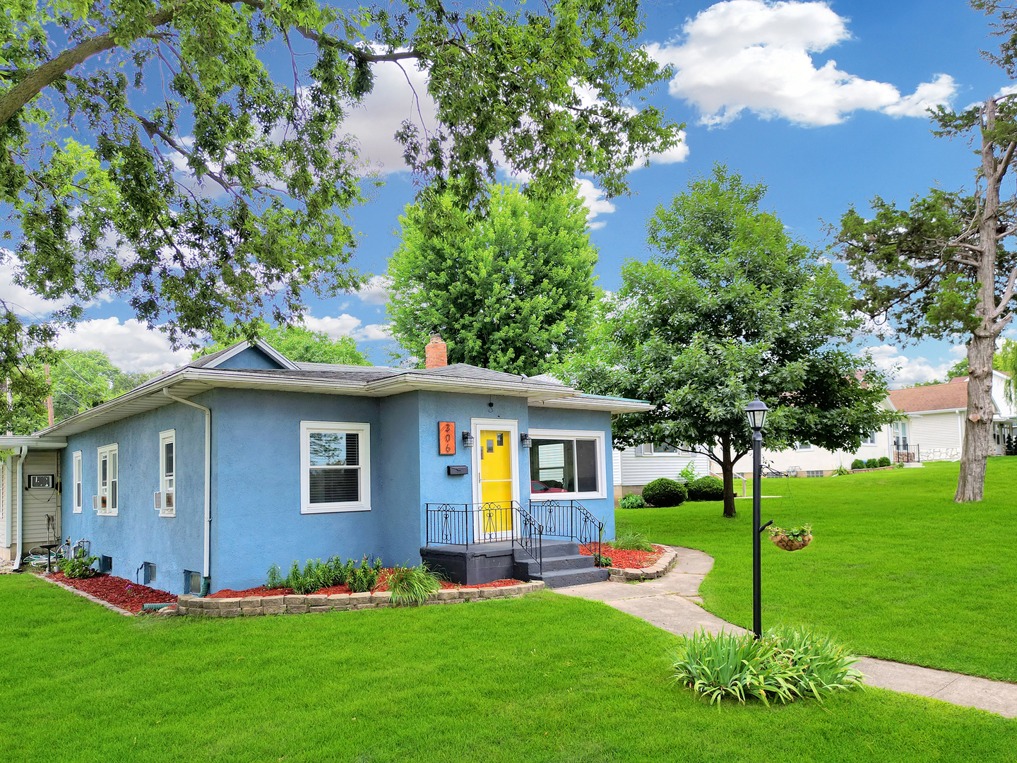 306 E Iowa Street, Spring Valley, IL 61362