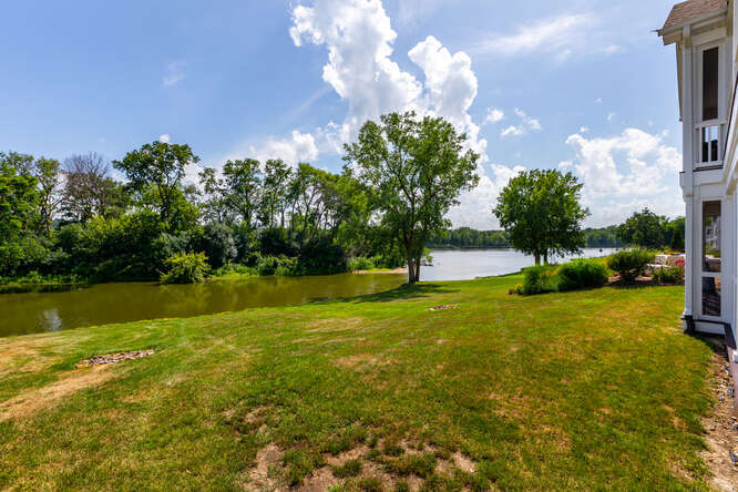 17 Windward Way, Ottawa, IL 61350