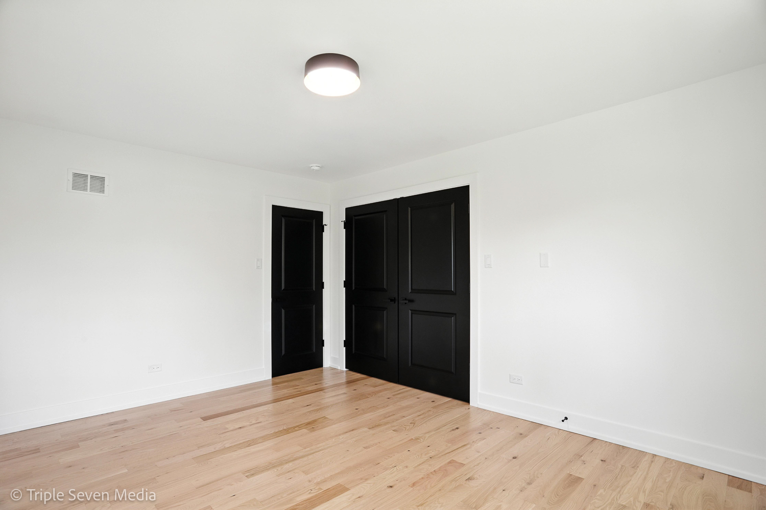 9318 S 87th Avenue, Hickory Hills, IL 60457