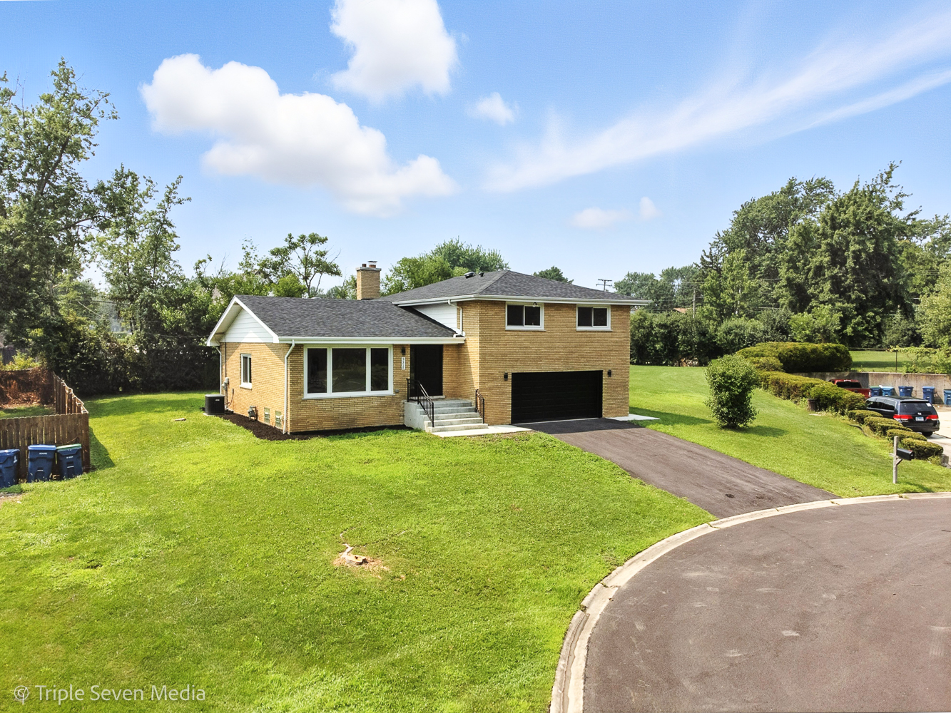 9318 S 87th Avenue, Hickory Hills, IL 60457