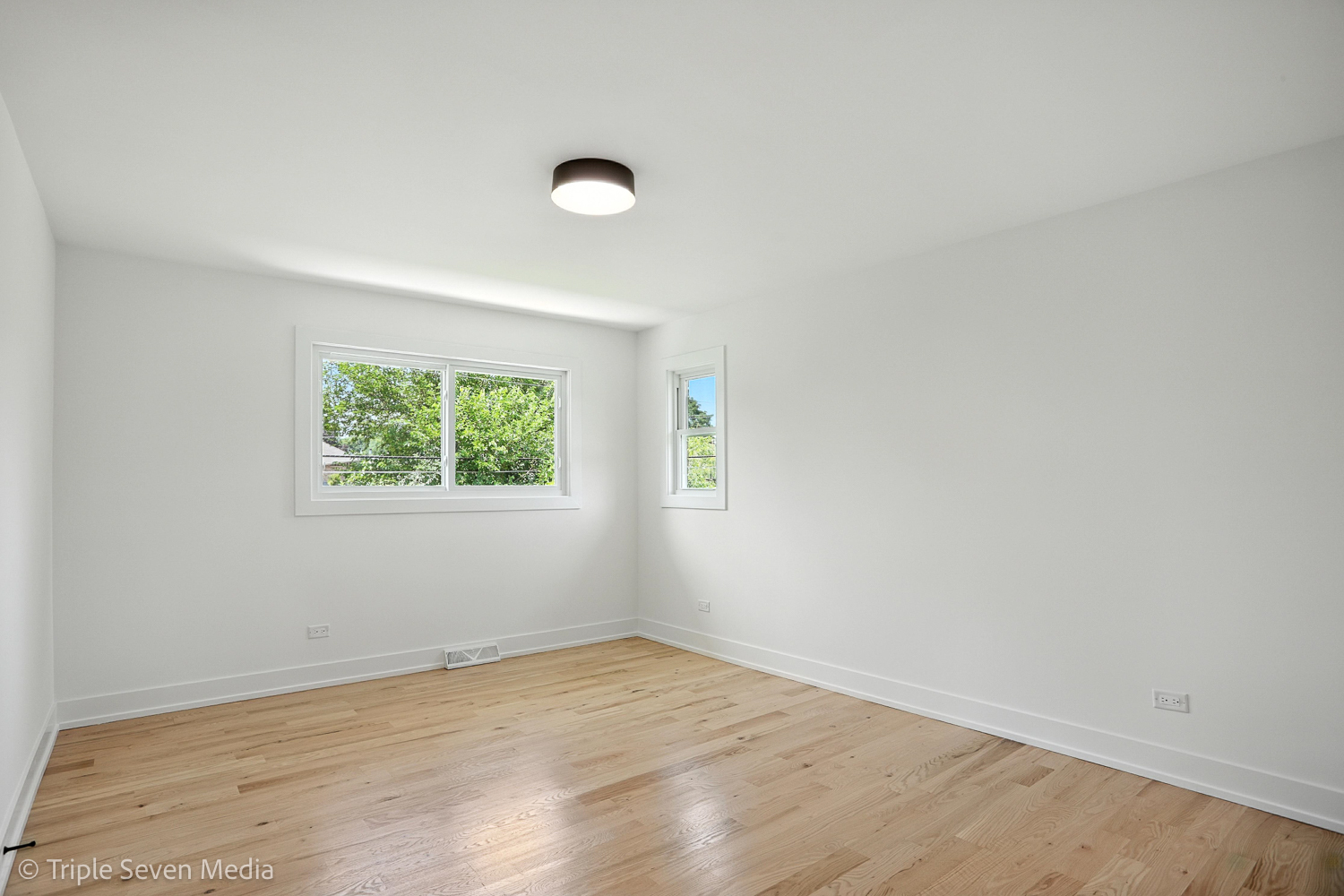 9318 S 87th Avenue, Hickory Hills, IL 60457