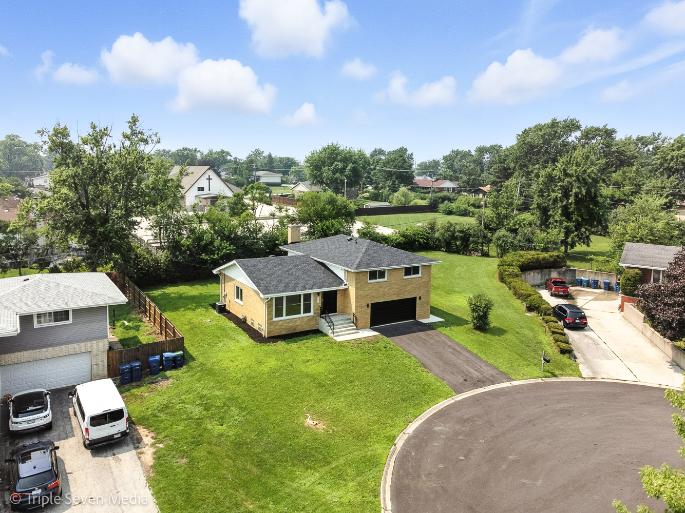 9318 S 87th Avenue, Hickory Hills, IL 60457