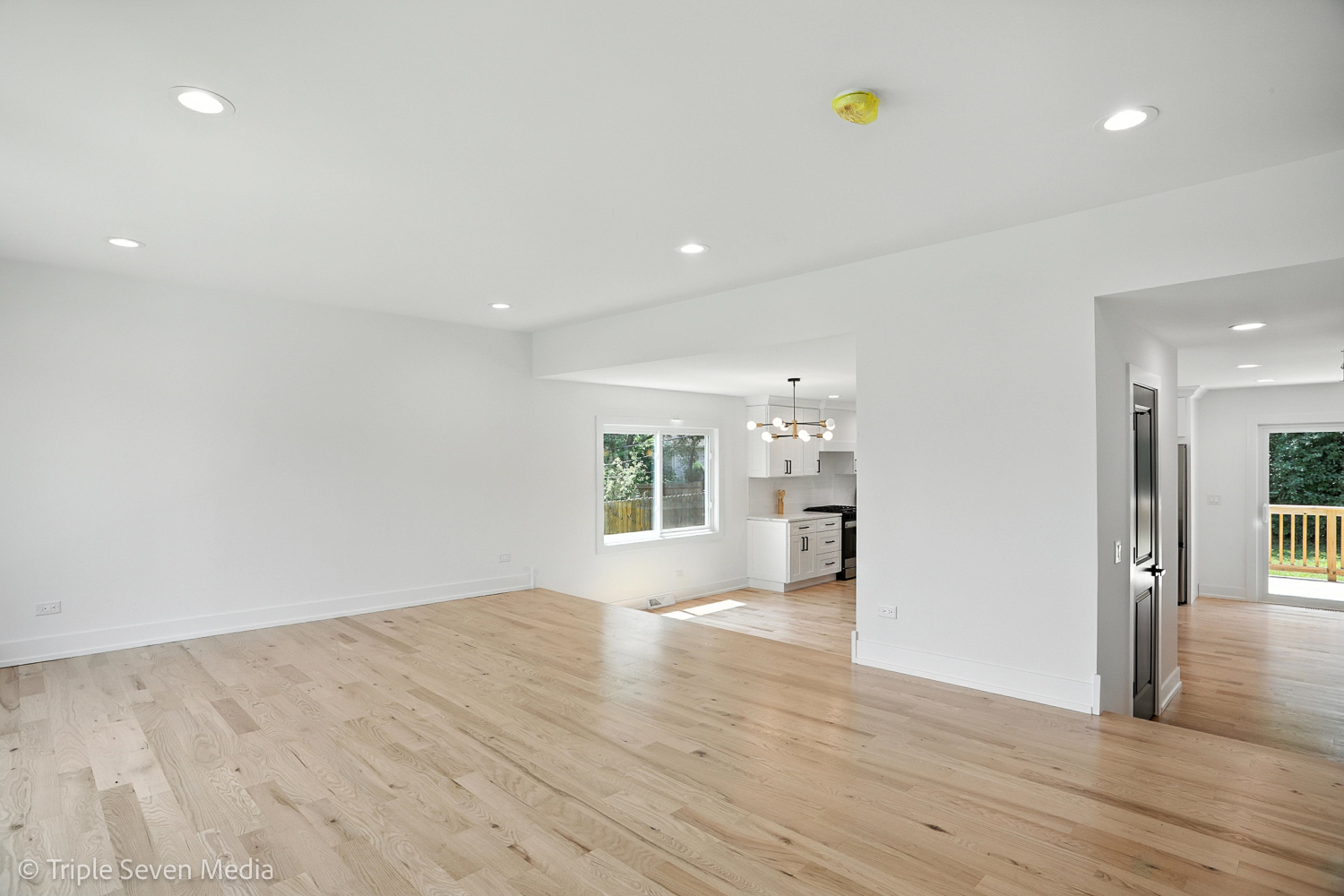 9318 S 87th Avenue, Hickory Hills, IL 60457