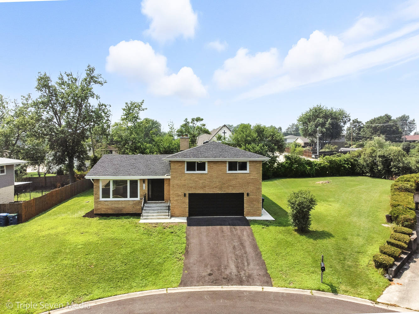 9318 S 87th Avenue, Hickory Hills, IL 60457