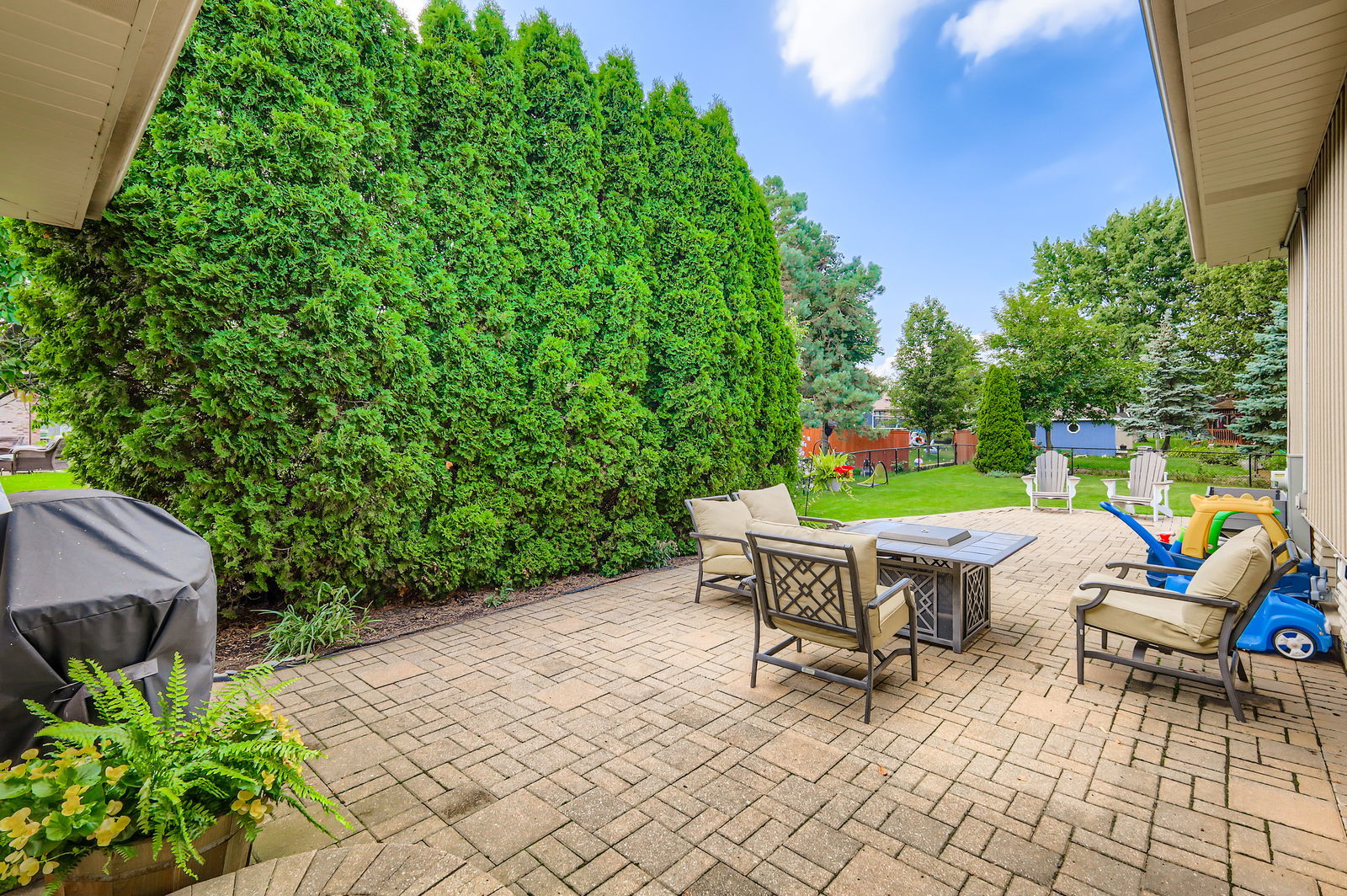 9100 Oakwood Drive, Tinley Park, IL 60487