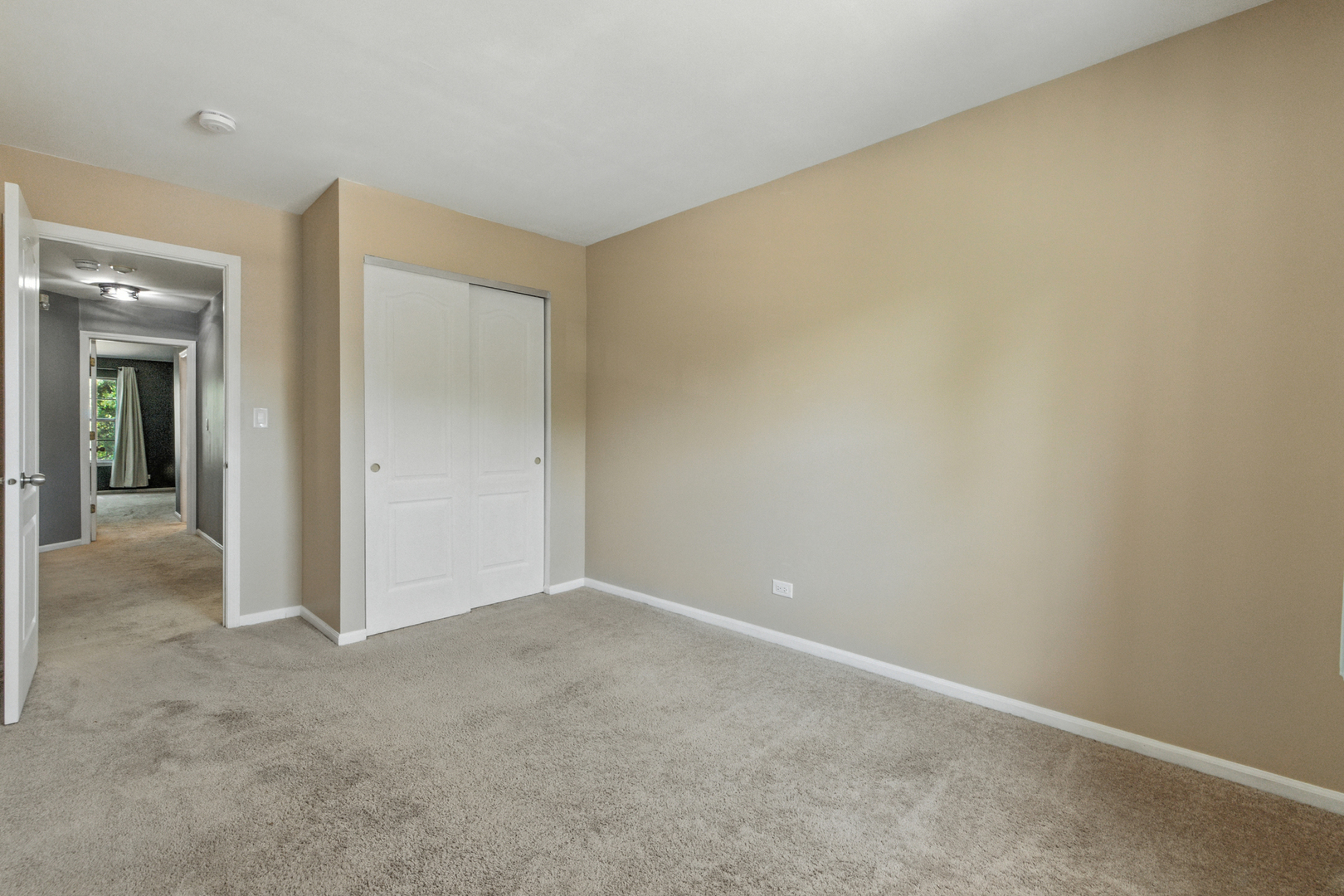 1400 Club Drive, Glendale Heights, IL 60139
