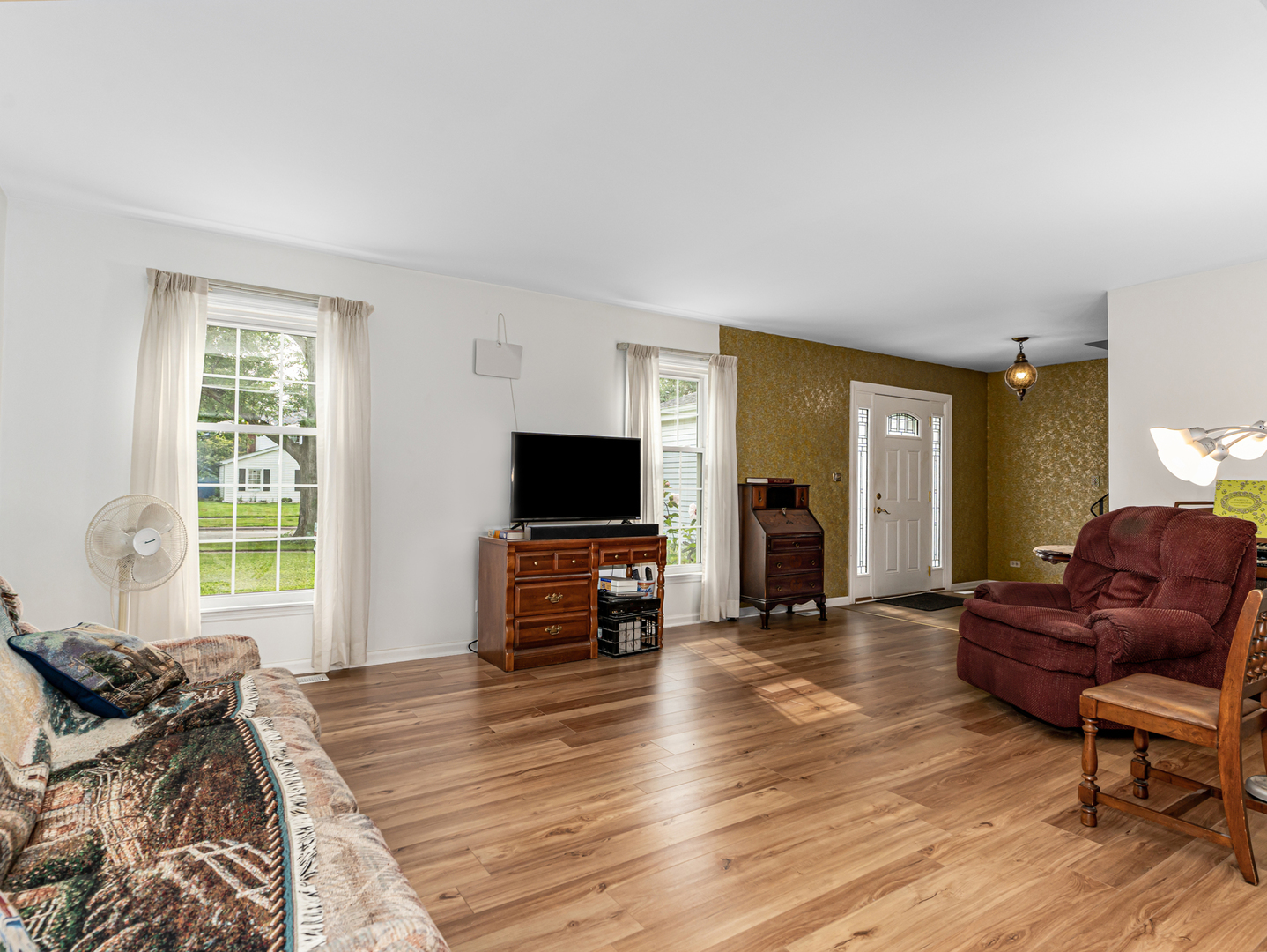 1012 Apple Lane, Lombard, IL 60148