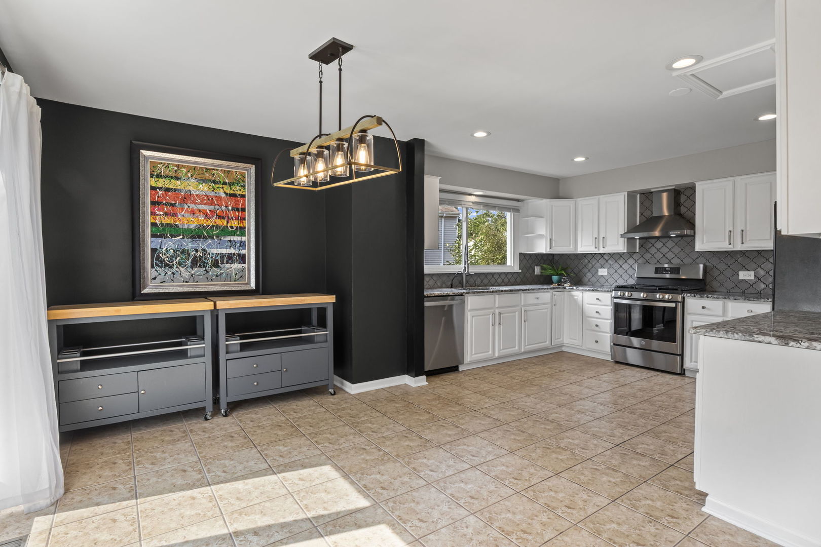 810 Red Bridge Road, Lake Zurich, IL 60047