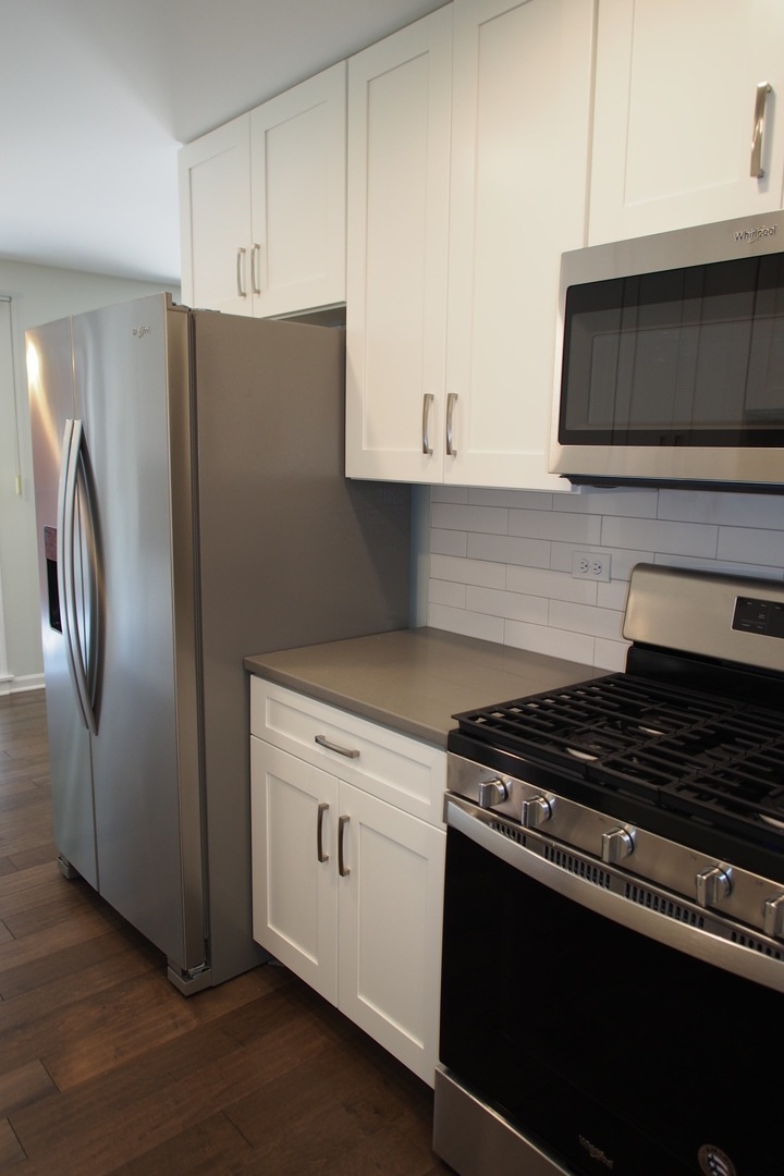 129 Acacia Circle #205E, Indian Head Park, IL 60525