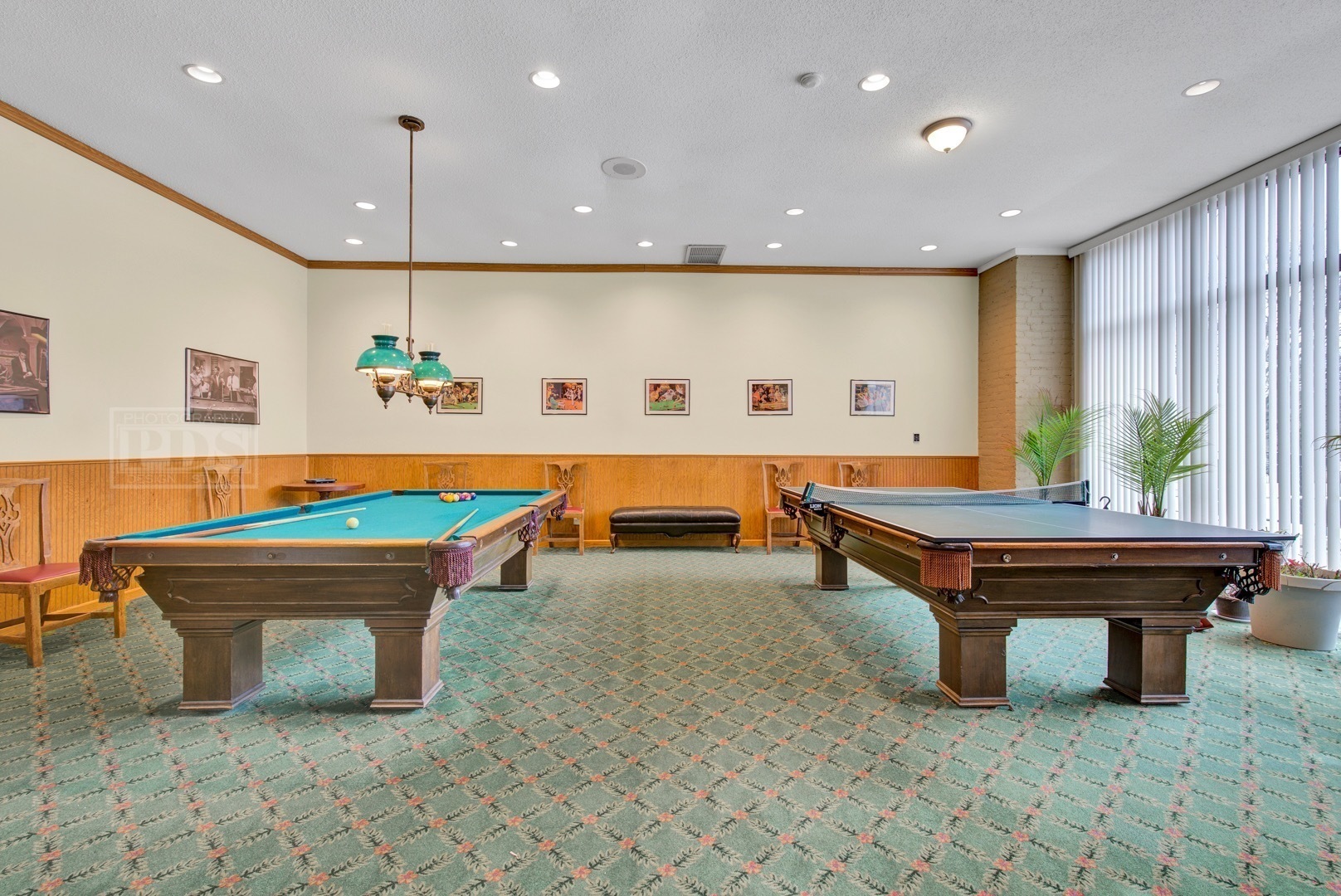129 Acacia Circle #205E, Indian Head Park, IL 60525