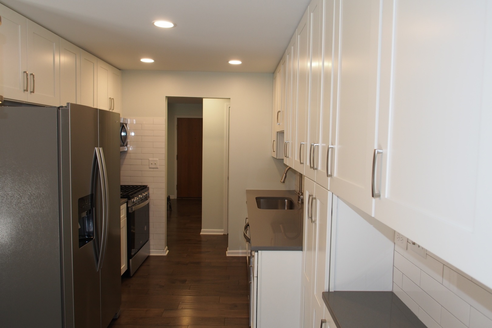 129 Acacia Circle #205E, Indian Head Park, IL 60525
