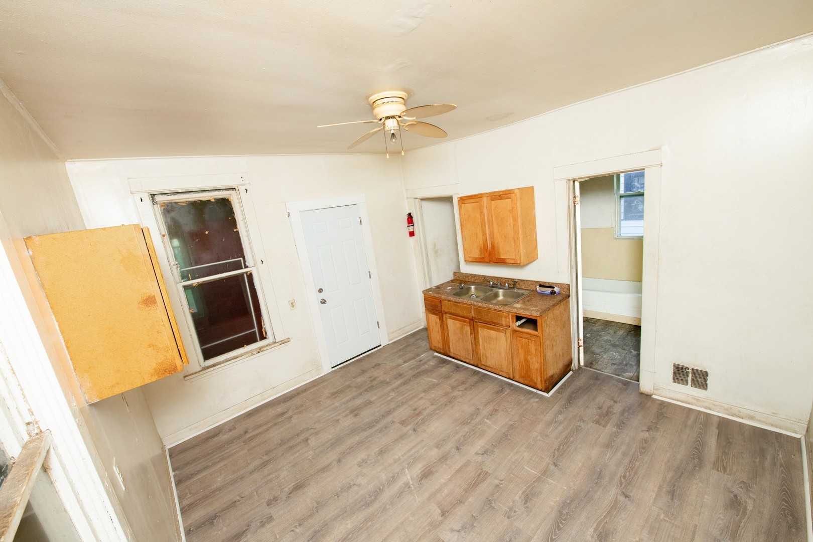 10240 S Indiana Avenue, Chicago, IL 60628