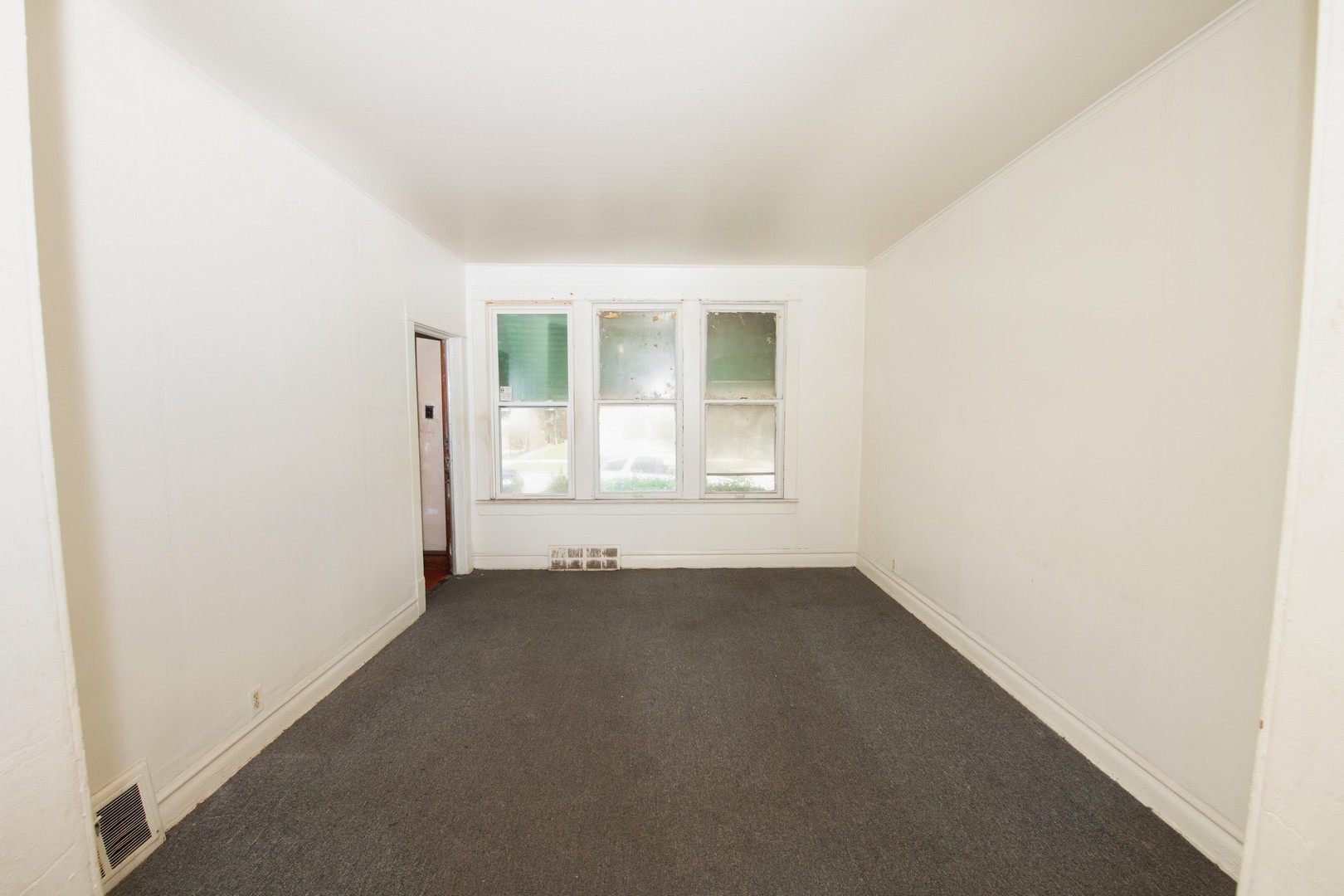 10240 S Indiana Avenue, Chicago, IL 60628