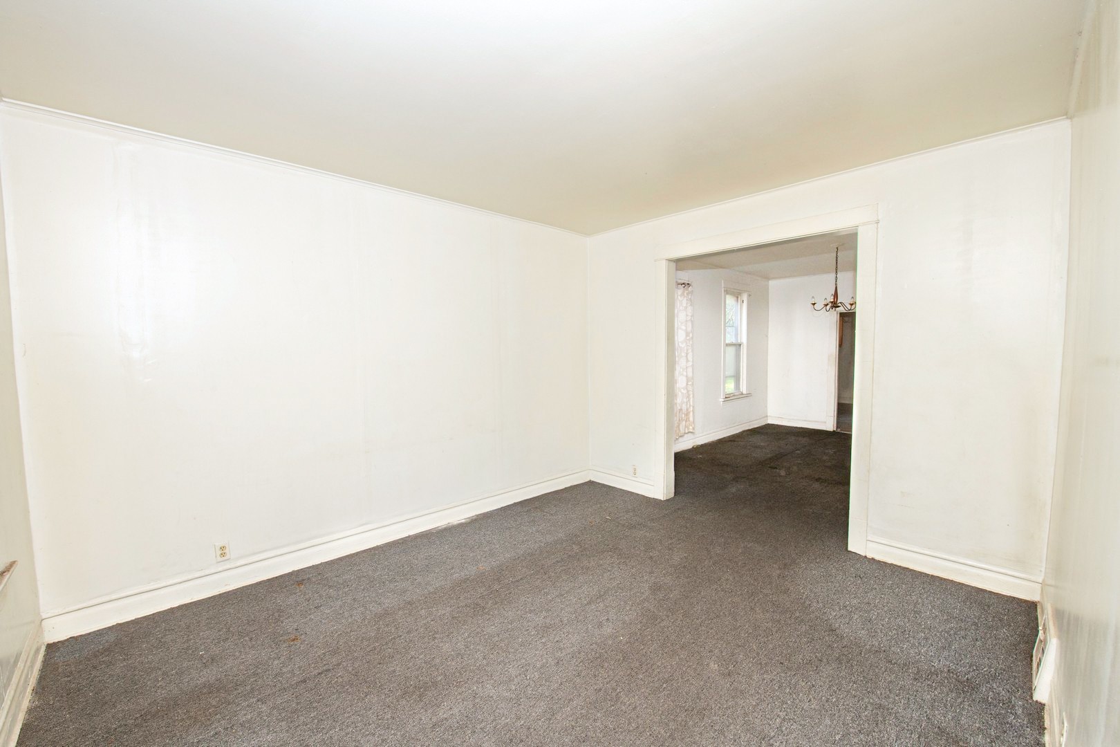 10240 S Indiana Avenue, Chicago, IL 60628