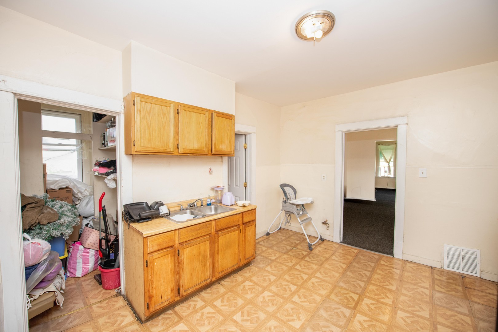 10240 S Indiana Avenue, Chicago, IL 60628