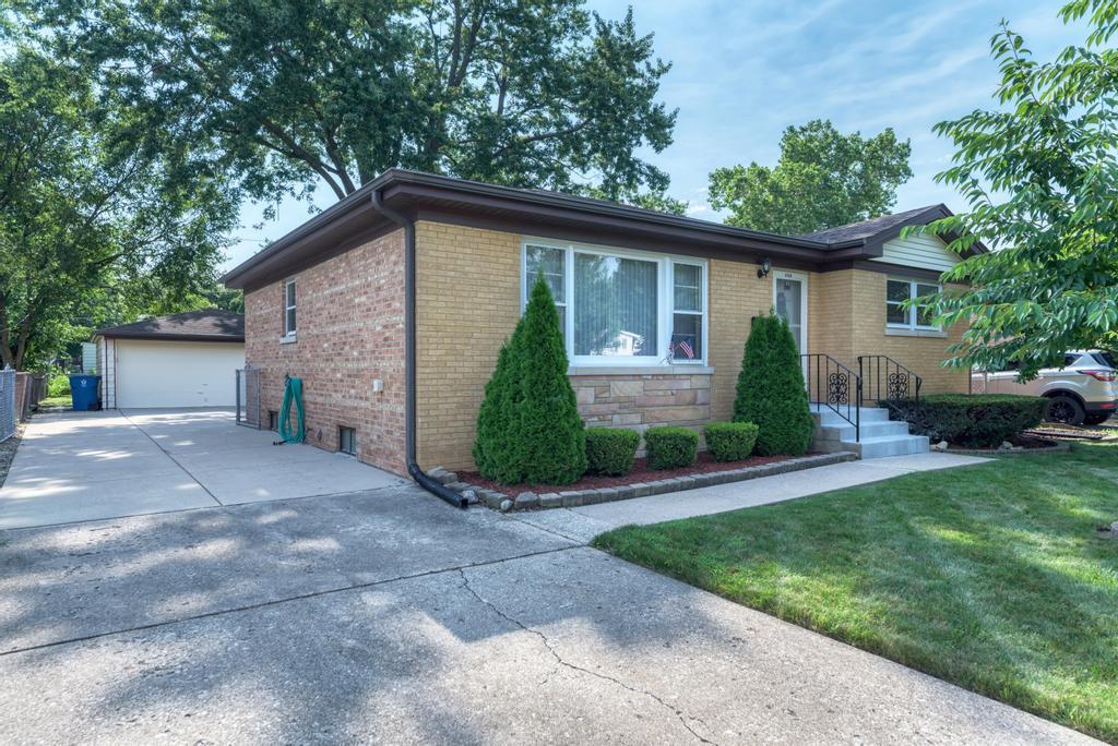 417 S Princeton Avenue, Itasca, IL 60143