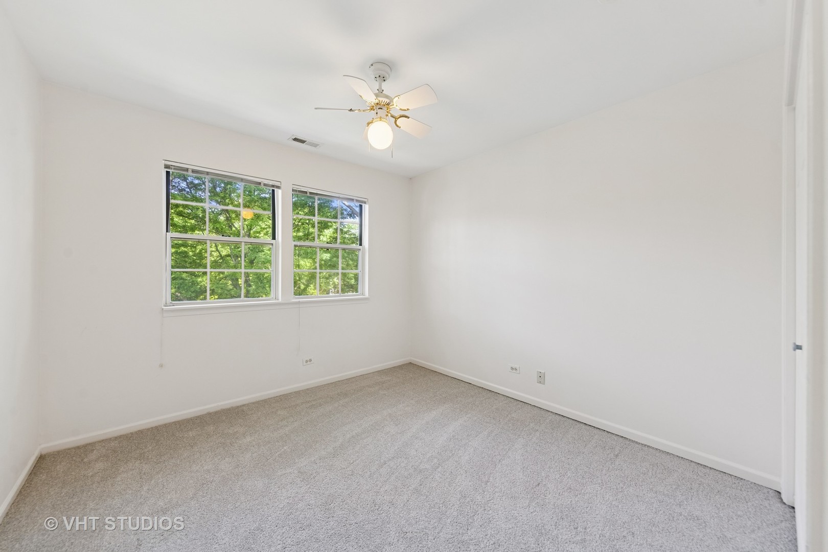614 Hillview Court, West Chicago, IL 60185