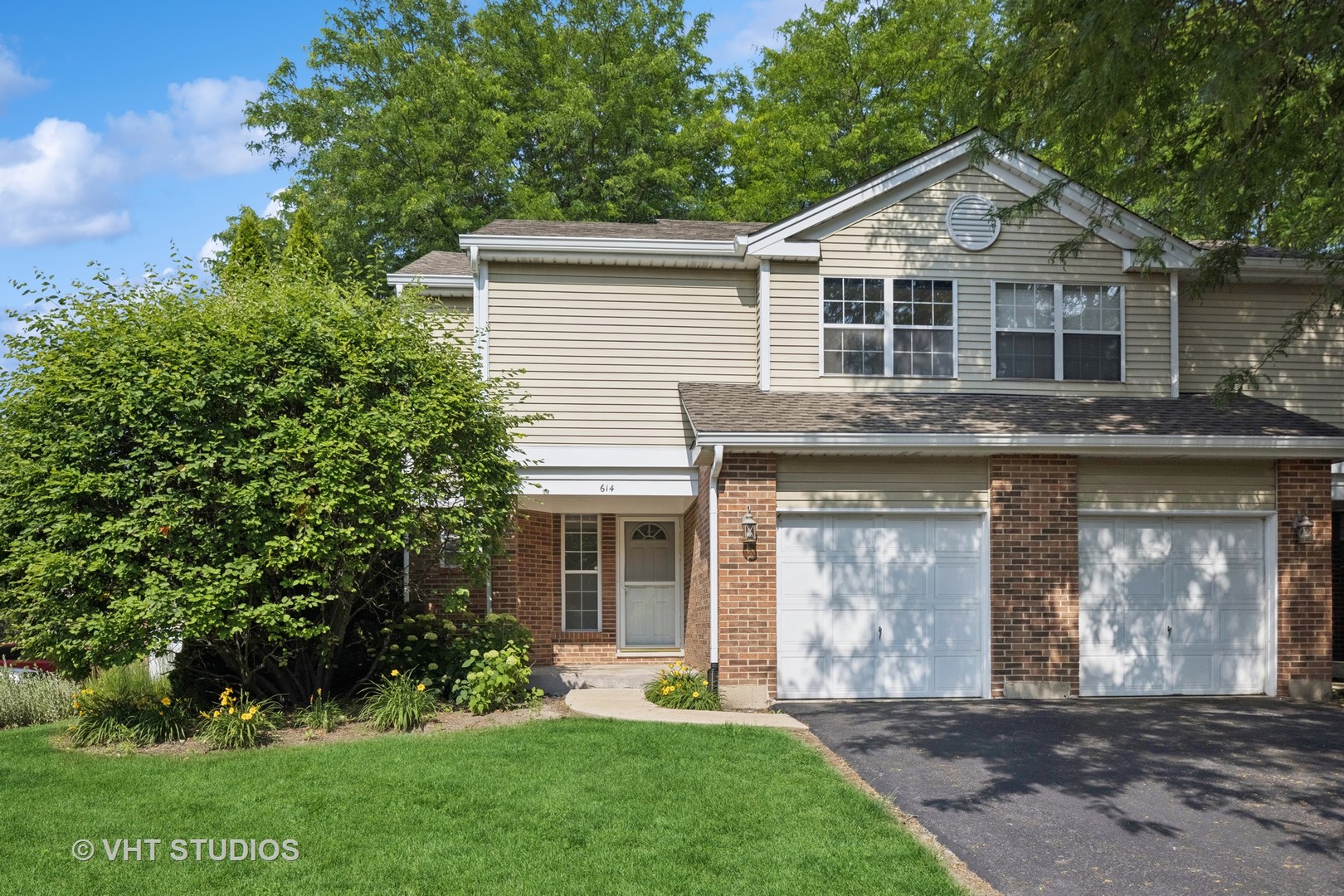 614 Hillview Court, West Chicago, IL 60185