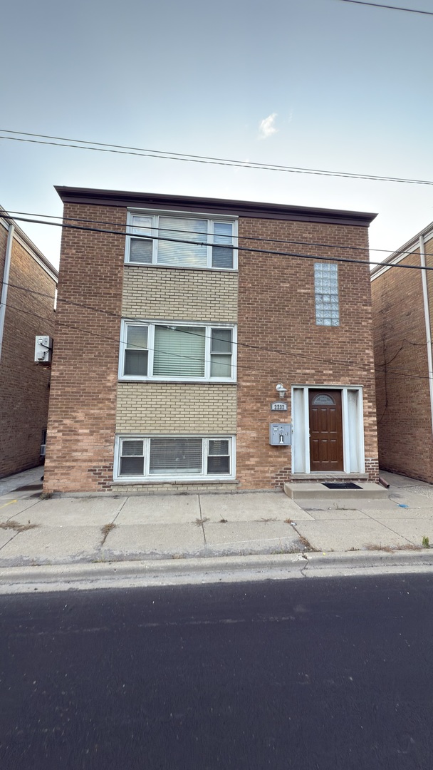 2232 N River Road #1, River Grove, IL 60171