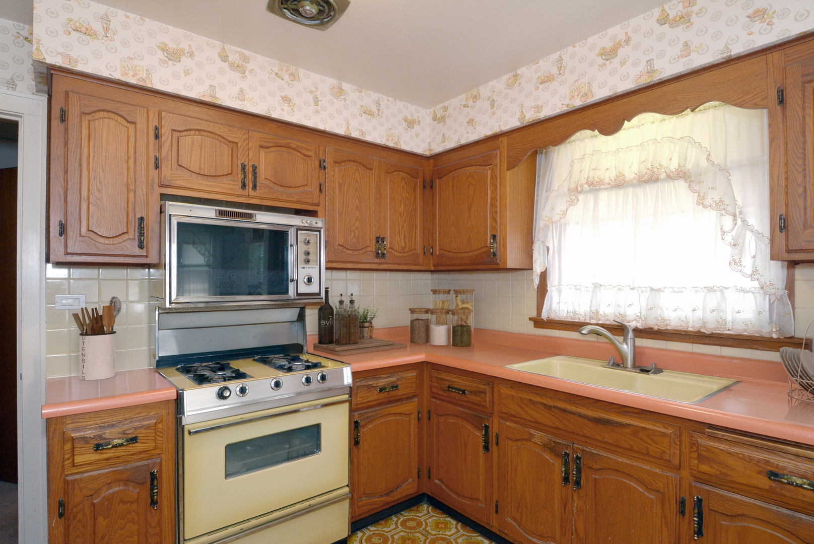 6231 W Holbrook Street, Chicago, IL 60646