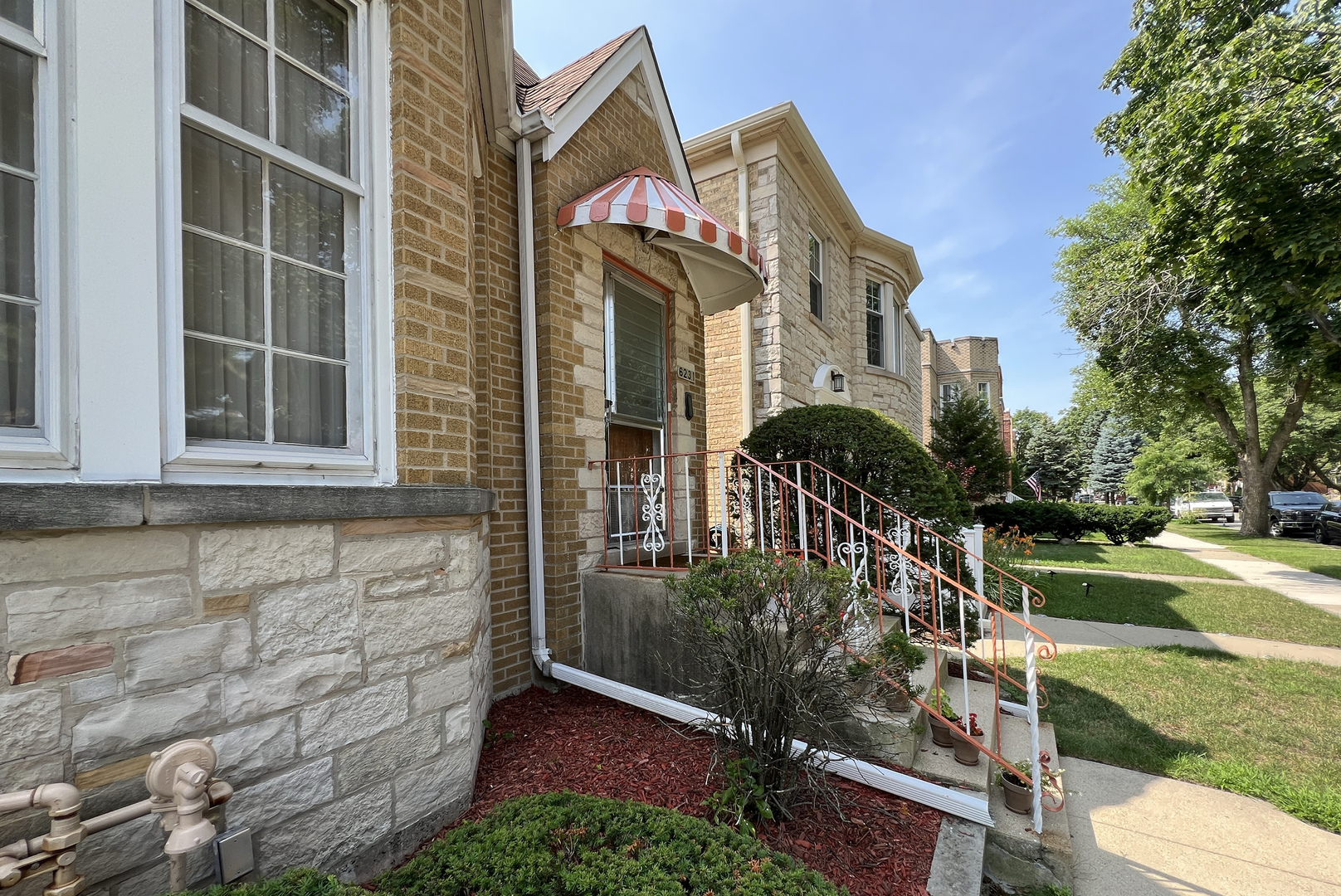 6231 W Holbrook Street, Chicago, IL 60646