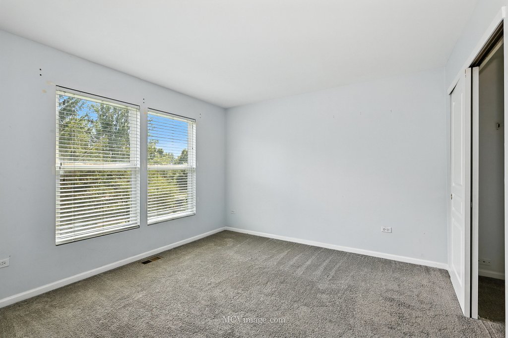 402 Marshall Ash Street, Bolingbrook, IL 60490